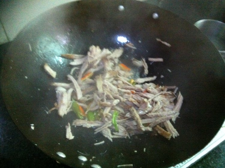 黑豆豉手撕肉步骤5
