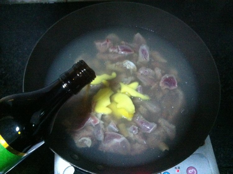 羊肉萝卜煲步骤2
