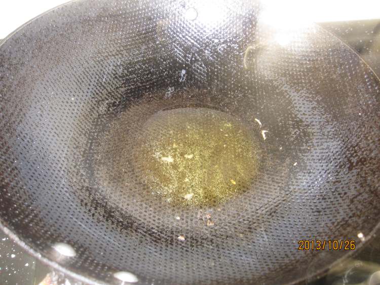 酸豆角炒鸡胗步骤5