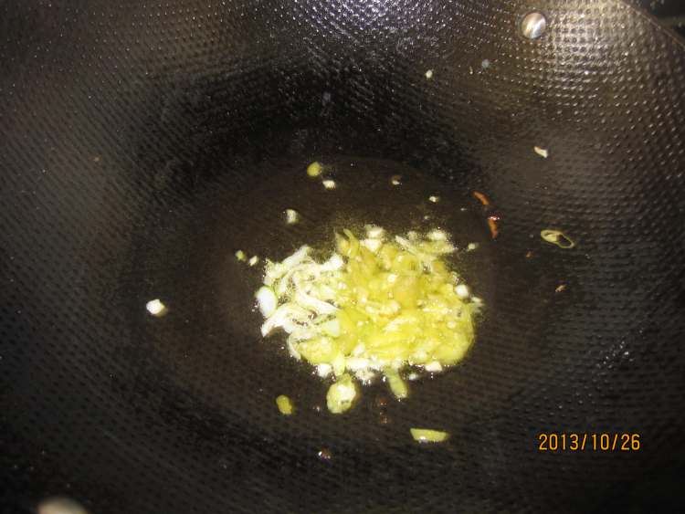 酸豆角炒鸡胗步骤6