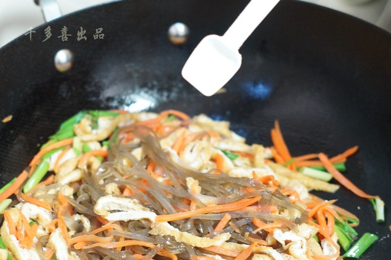 红薯粉丝素合菜步骤7
