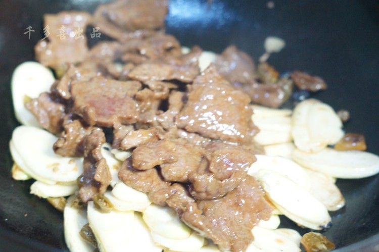 高笋炒大片牛肉步骤11