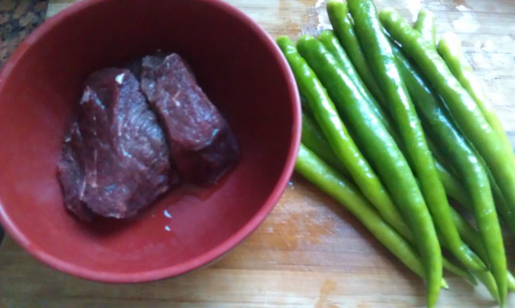 尖椒牛肉丝步骤1