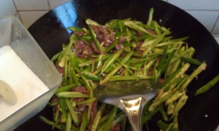 尖椒牛肉丝步骤6