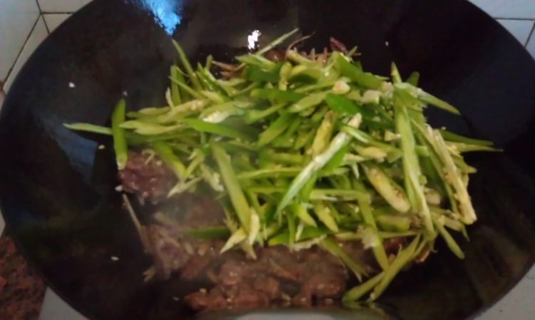 尖椒牛肉丝步骤5