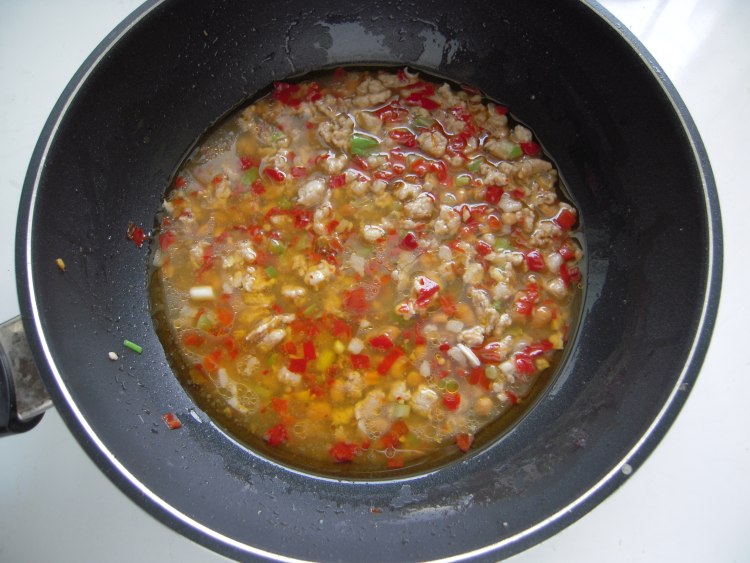 辣酱肉末煨豆花步骤13