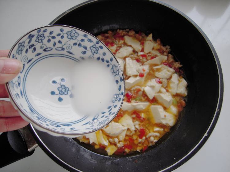 辣酱肉末煨豆花步骤15