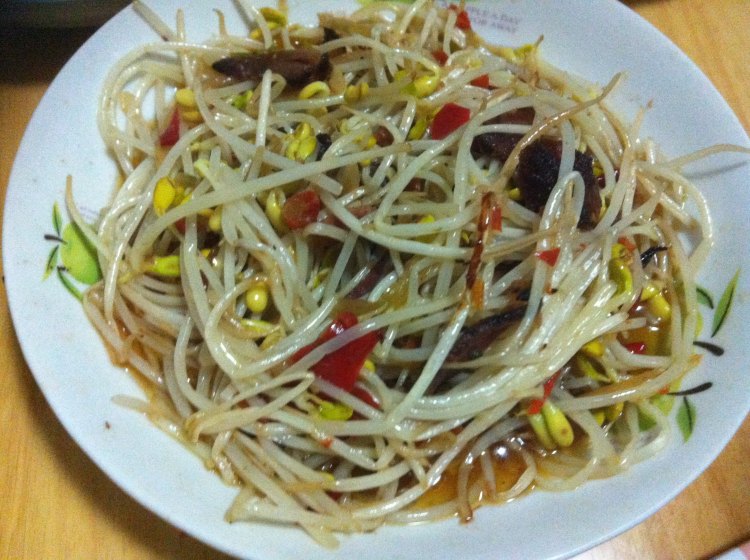 黄豆芽炒腊肉步骤6