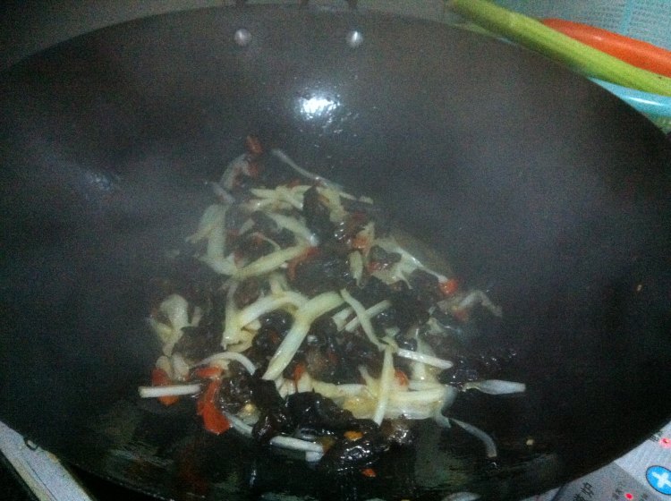 黑木耳炒白菜梗步骤10