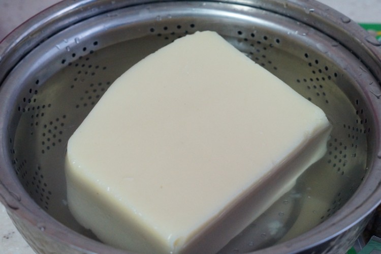 盐菜米豆腐步骤1