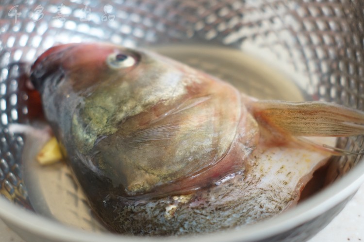 油豆腐焖鱼头步骤3