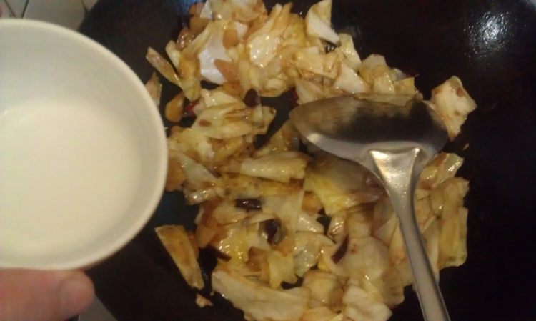 酸辣包菜步骤11