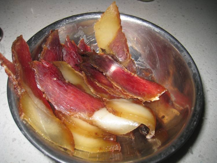 湖南腊肉炒笋皮步骤4