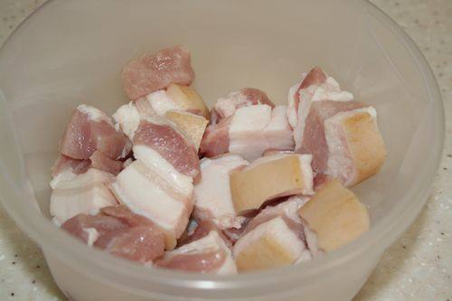 油豆腐蒸五花肉步骤1