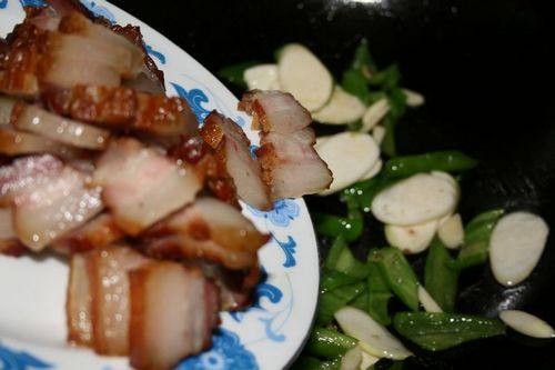 高笋炒腊肉步骤9