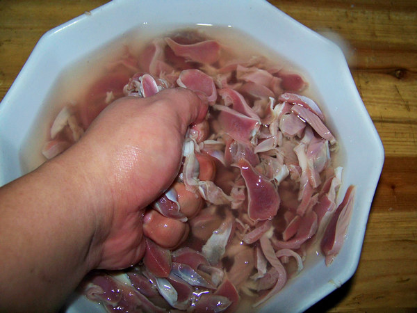 酸辣鸡胗步骤1