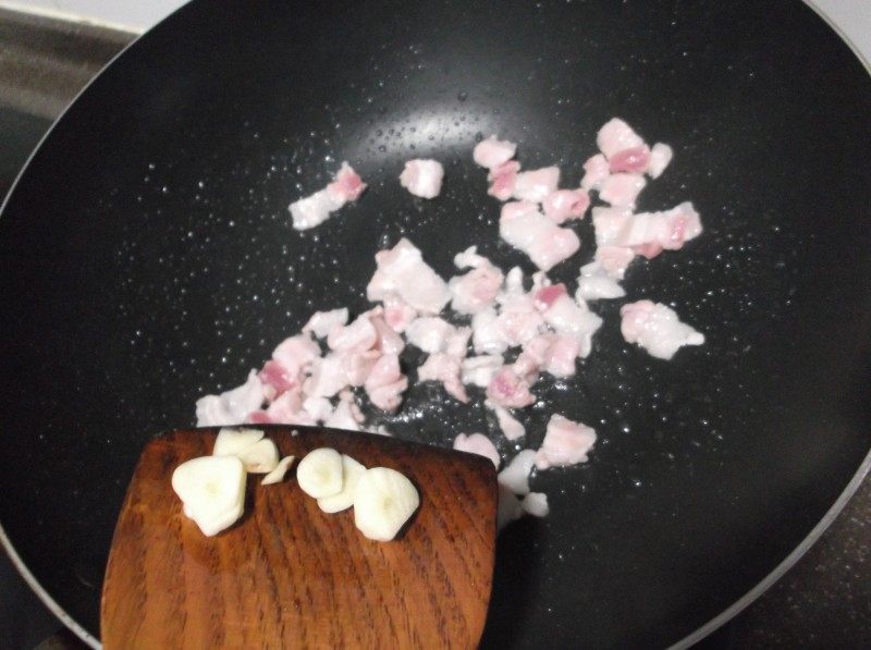 芹菜香干炒肉步骤5