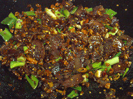 黄辣子炒腊牛肉——下步骤9