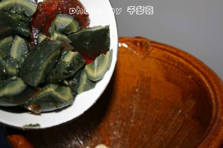 皮蛋抖辣椒步骤6