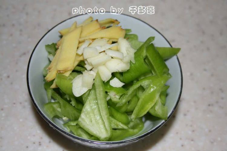腊味合炒步骤2