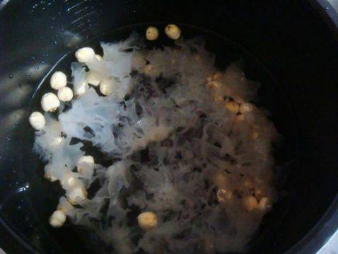 冰糖湘莲步骤5