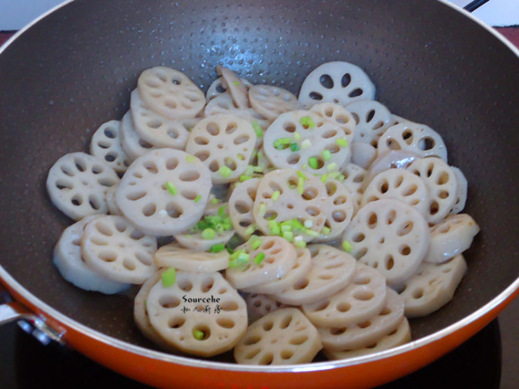 清炒莲藕步骤5