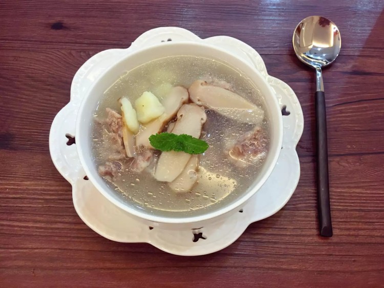 松茸土豆排骨汤步骤8