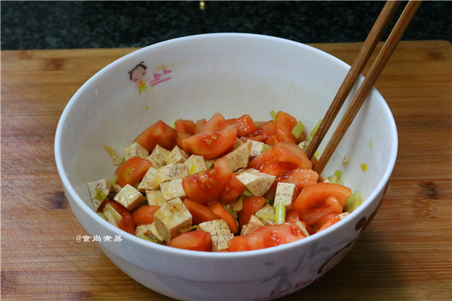 芋香腊肉番茄煲仔饭步骤7