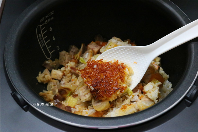 芋香腊肉番茄煲仔饭步骤13