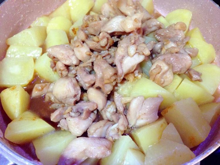 鸡肉炒土豆步骤10