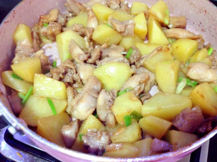 鸡肉炒土豆步骤12