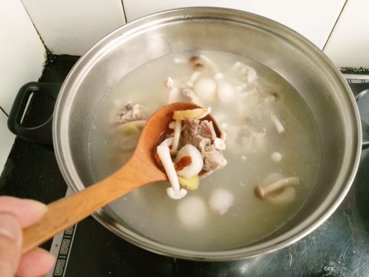 荔枝排骨汤步骤8