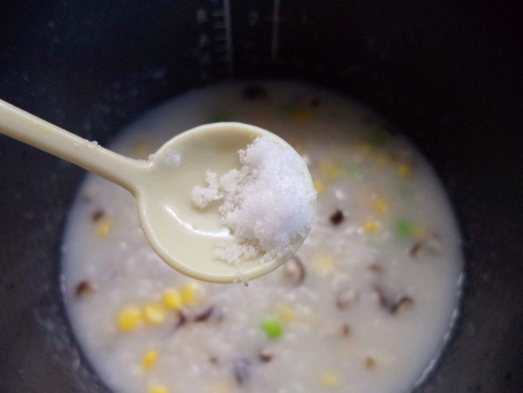 蔬菜虾仁粥步骤6