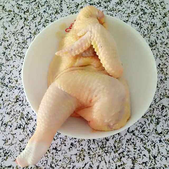 鲍汁焖鸡步骤1