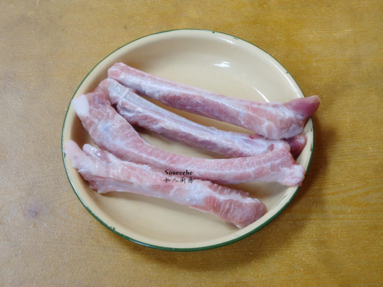 冬瓜排骨汤步骤1