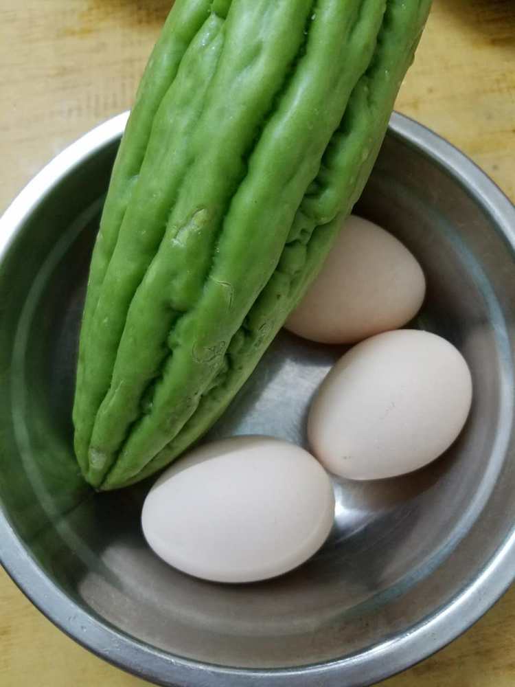 苦瓜煎鸡蛋步骤1