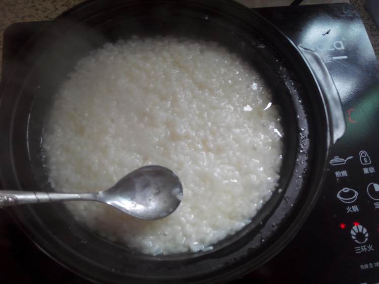 腊肠窝蛋煲仔饭步骤4