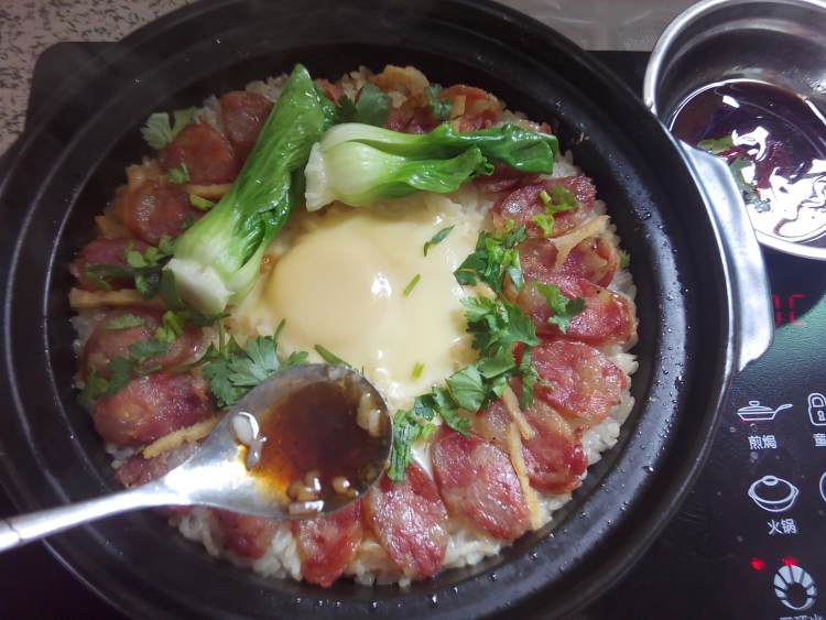腊肠窝蛋煲仔饭步骤9