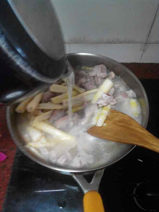 鸭肉笋尖汤步骤7