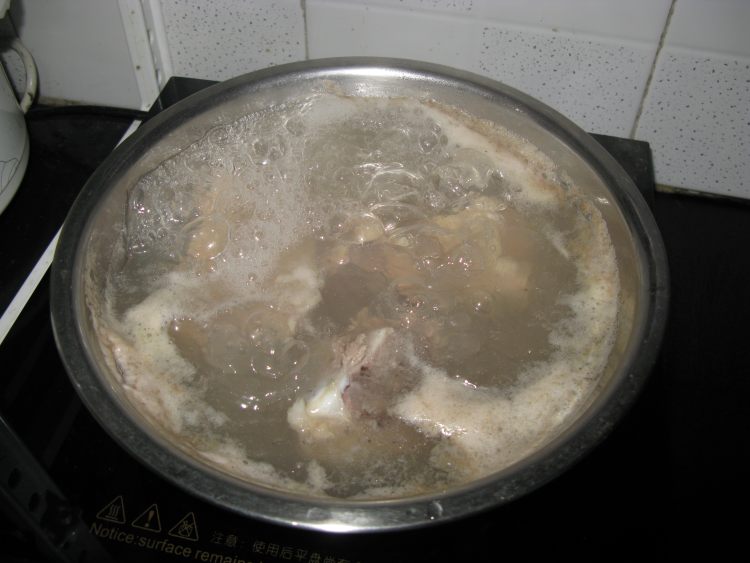 冬瓜薏米猪大骨汤步骤3