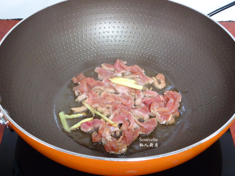 酸酸甜甜菠萝炒肉丝步骤3