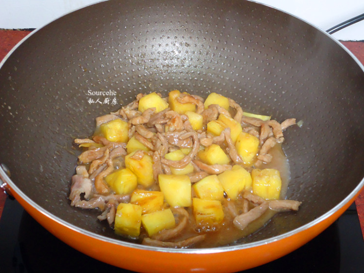 酸酸甜甜菠萝炒肉丝步骤8