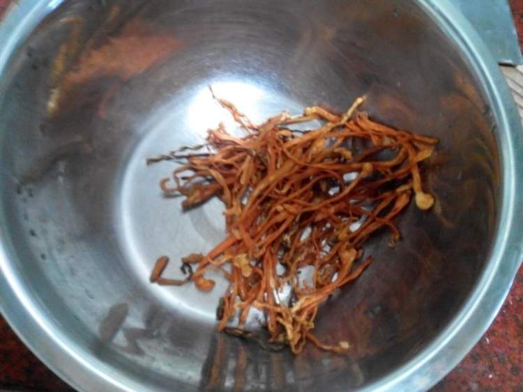虫草花煲鸭汤步骤2