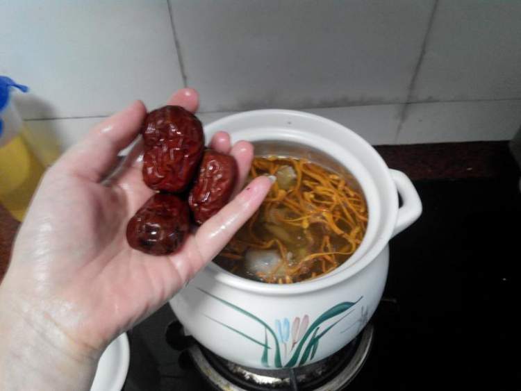 虫草花煲鸭汤步骤7