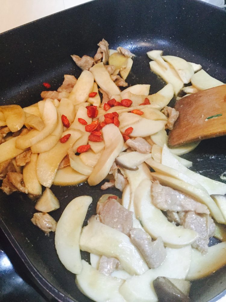 杏鲍菇炒瘦肉步骤11