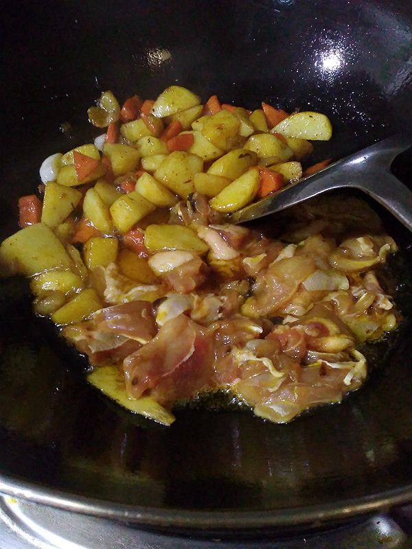 咖喱油土豆鸡腿肉步骤6