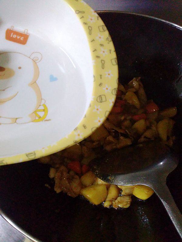 咖喱油土豆鸡腿肉步骤7