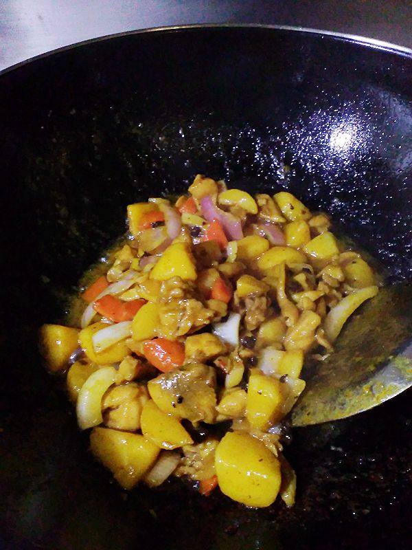 咖喱油土豆鸡腿肉步骤10