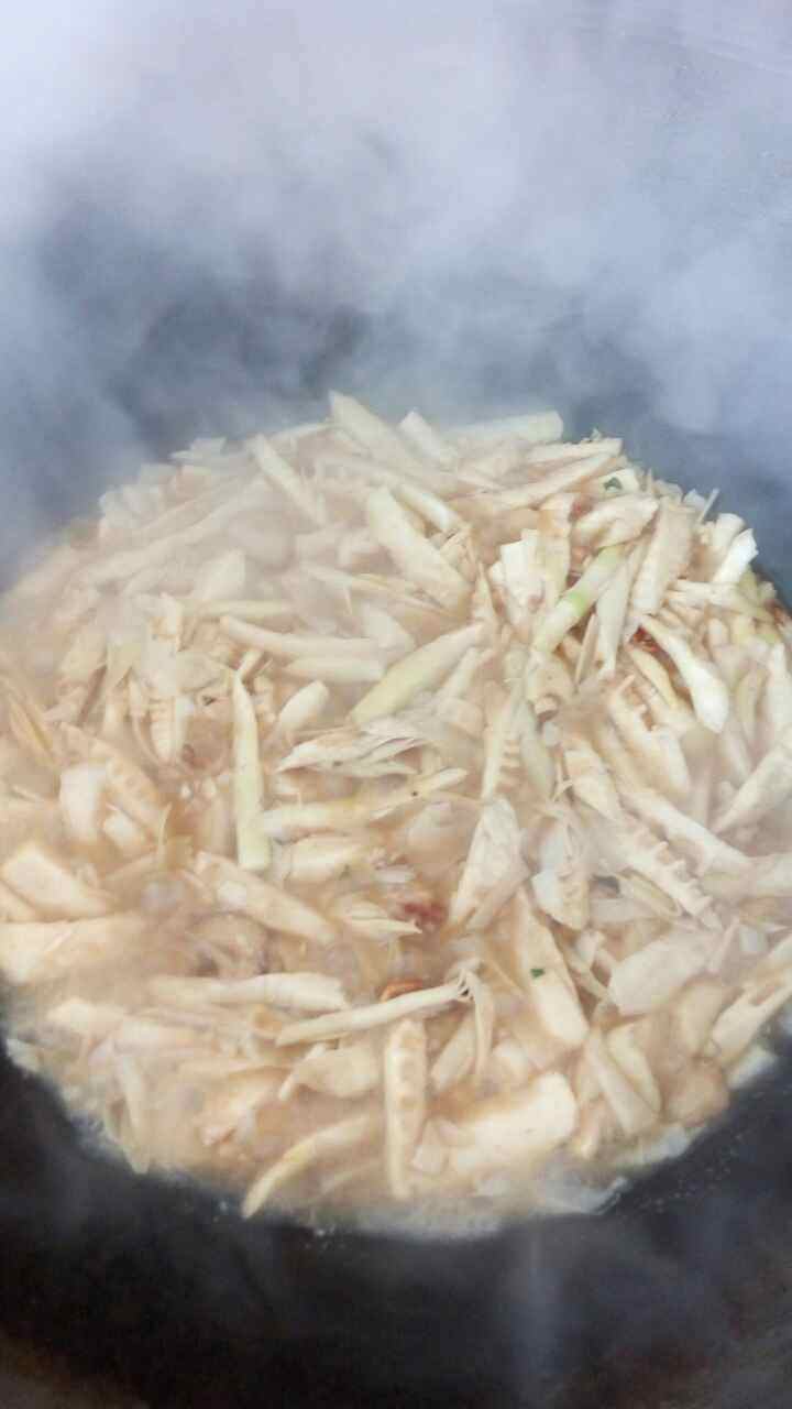 五花肉炒富笋步骤5