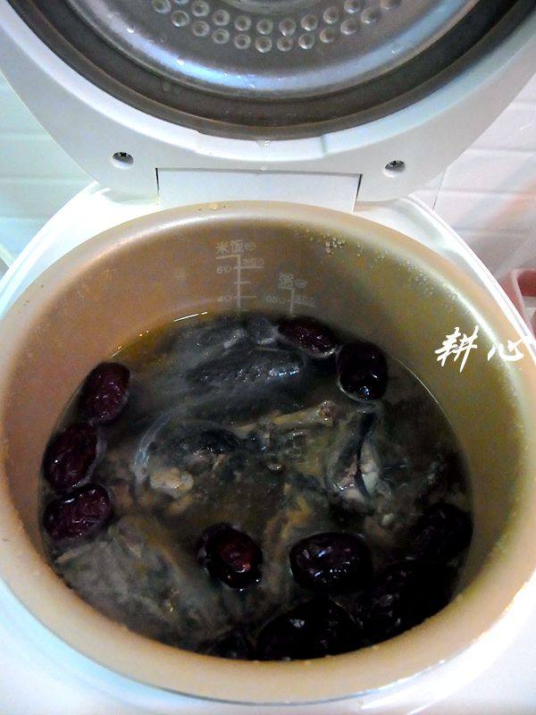 红枣薏米乌鸡汤步骤5
